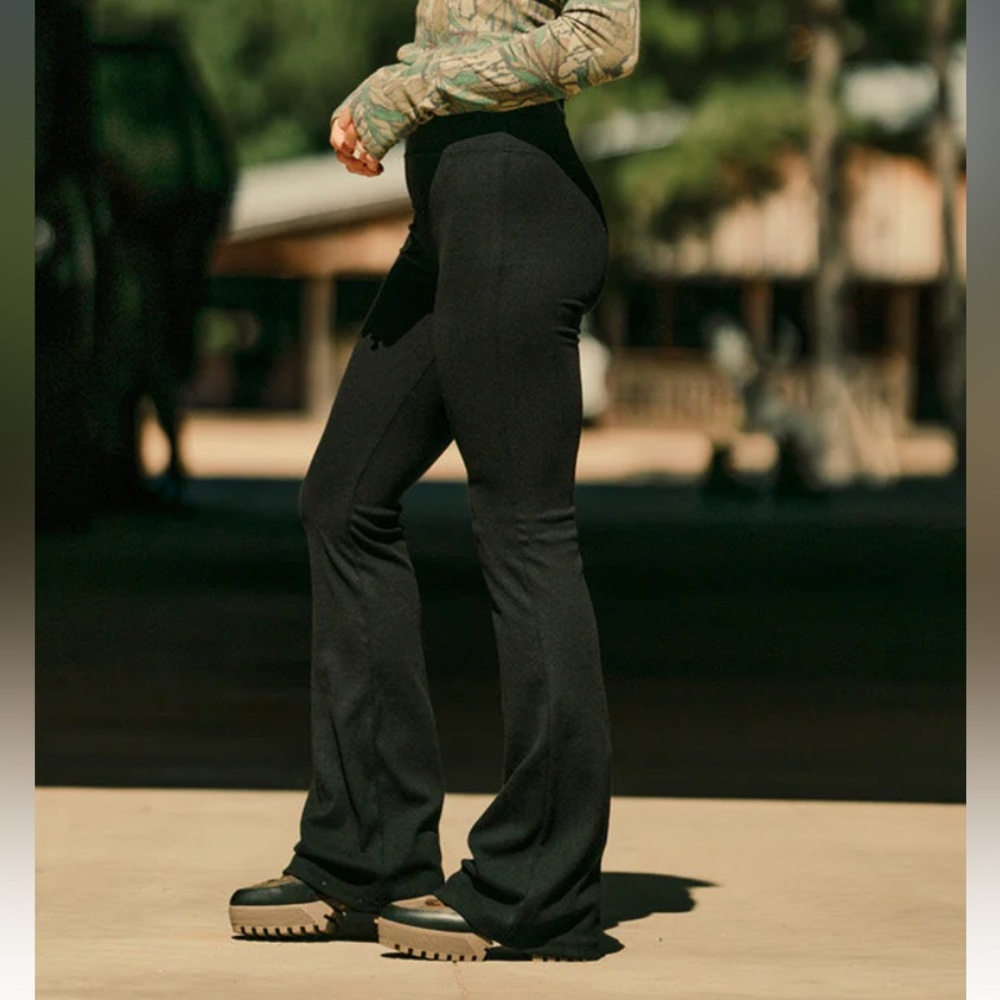 Tribe Kelley ribbed flare leggings